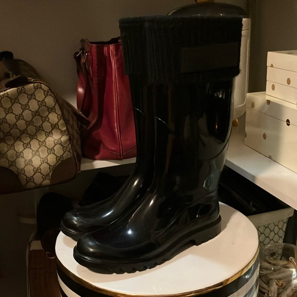 Burberry Shoes - Burberry Black Rubber Rain Boots Size 36 Cloth Top